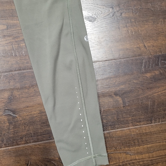 Lululemon Swift Speed High-Rise Tight 28" in Green Size 6 - Picture 4 of 7